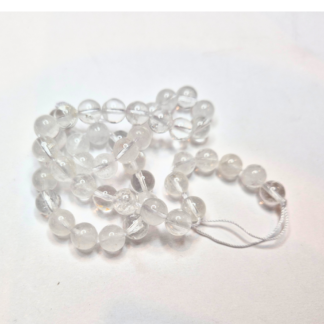En sträng bergskristallpärlor 8-8,5 mm (ca 44 pärlor) (82056)
