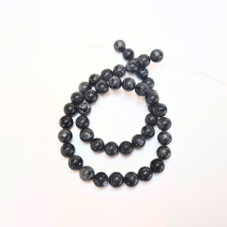 En sträng larvikit 8 mm (ca 45 pärlor)  (82294)