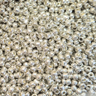 Seed beads, silverfärgade, 3 mm (8/0)25 gram ca 550 pärlor (82308)